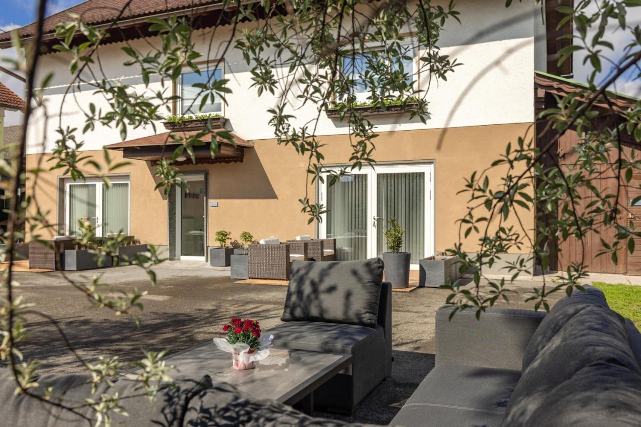 Fact Apartments Arnoldstein Exterior photo